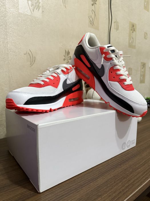 Кроссовки nike с офиуиального сайта новые