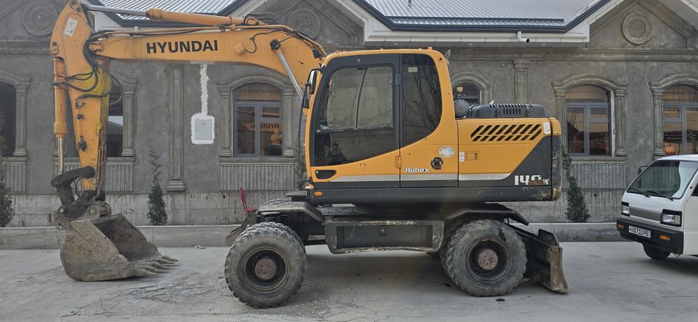 Ekskavator hyundai sotiladi narxi 55000$kelishamiz kami bor