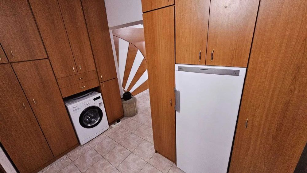 De inchiriat apartament 3 camere Vaslui, strada Traian, langa Piata Agroalimentara