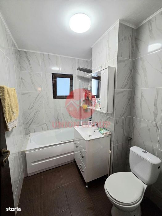 Apartament 3 Camere, Spatios, Parter, Zona Far