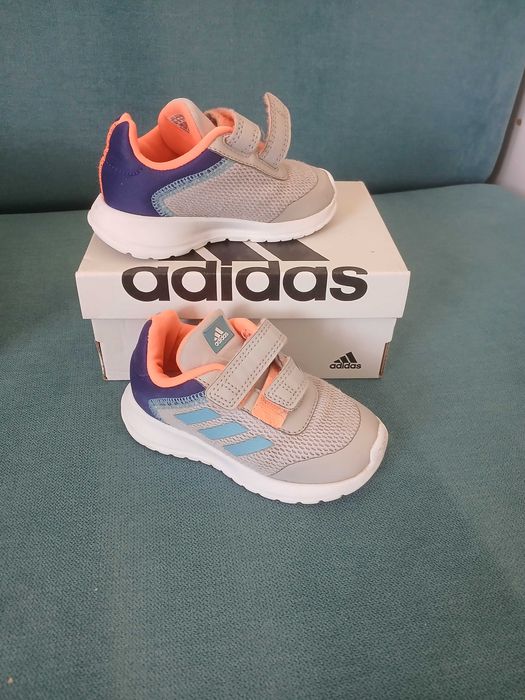 Маратонки adidas