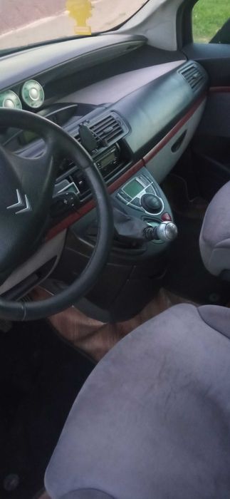 Citroen C8.  8 locuri