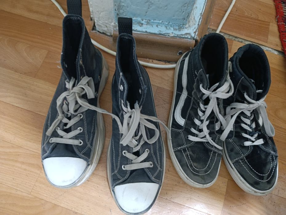 Продам  две пары обуви