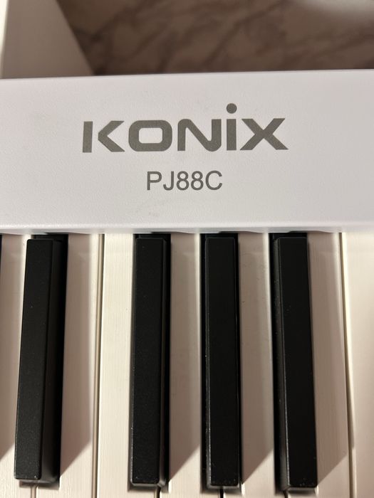 Цифровое пианино Konix PJ88C