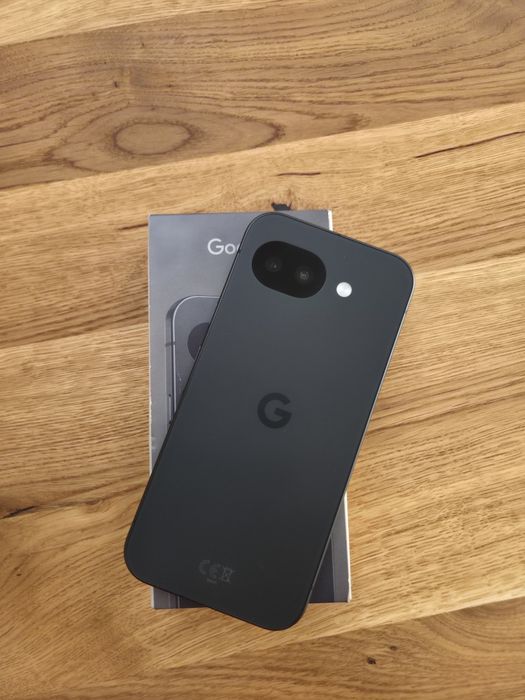 Vând Google Pixel 10a 128GB + Husă Originală Google (Fog)