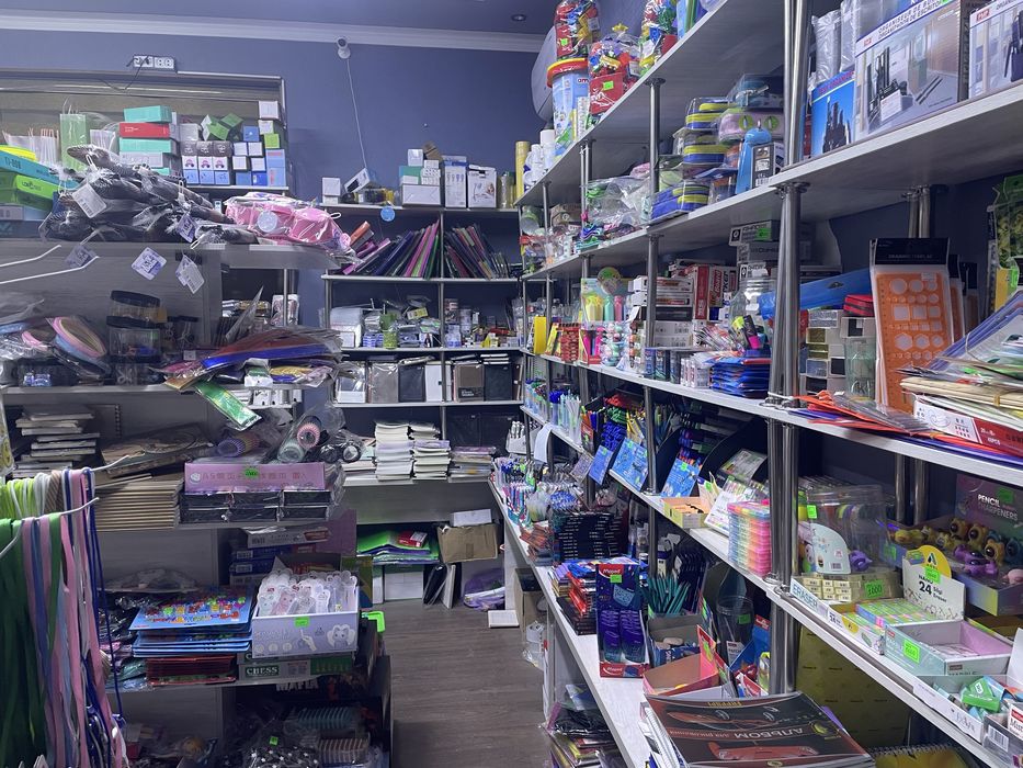 Канцтовар магазин сотилади