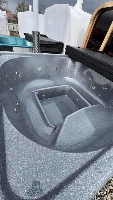 Ciubar Patrat 220x220 8-10 persoane