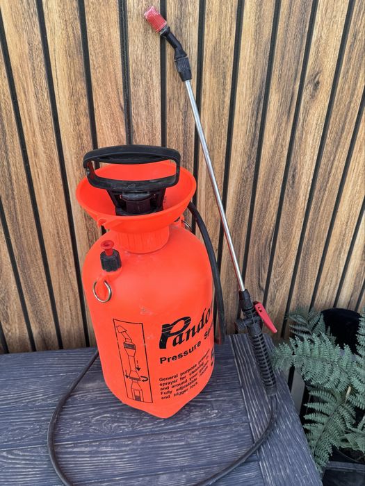 Aparat sub presiune manual de stropit pomii