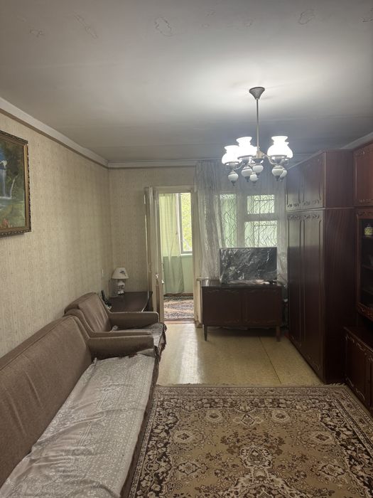 Чиланзар 23 квартал продаётся 2 комнатная квартира зелёный двор, школа