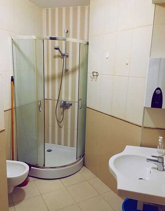 Дава се под наем Многостаен апартамент в Бургас, Център - 140 кв.м за 408 € - Снимка #3