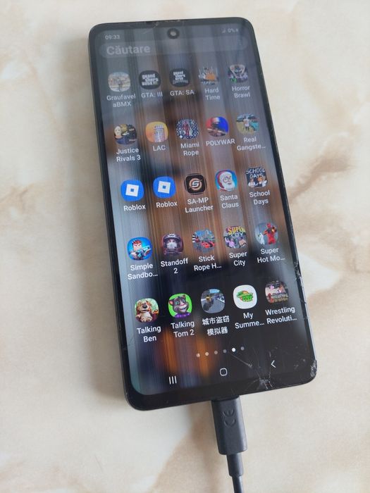 Vând Samsung Galaxy A51 + husă [necesită baterie nouă] //poze reale