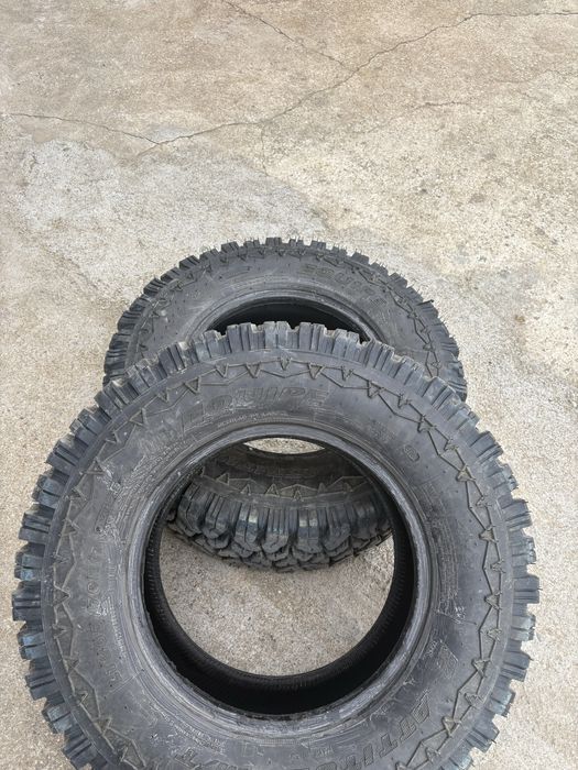 Продавам гуми за кал