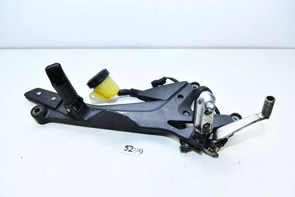 2010 2013 HONDA CBF 1000F PARTEA DREAPTĂ SUPORT PICIOARE CUIER
