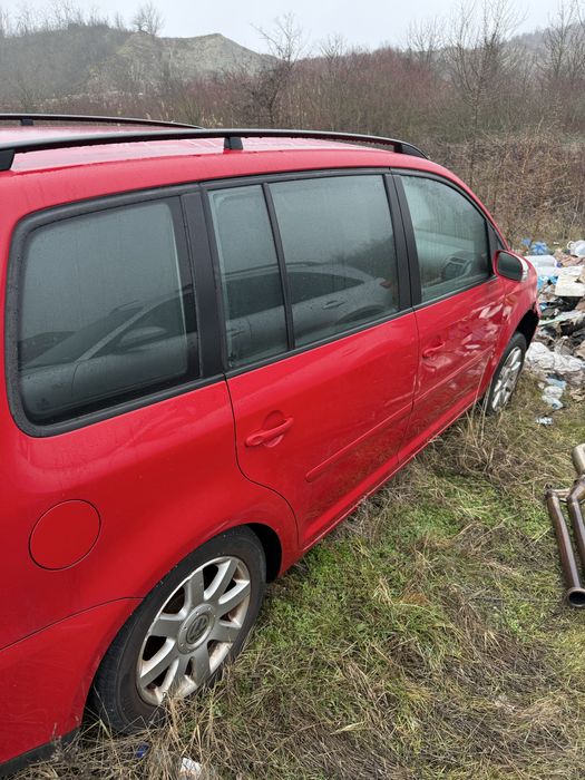 VW Touran цяла се продава