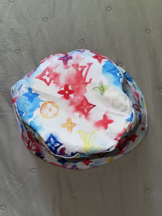 Louis vuitton lv шапка лилава бяла лв шарена капела лятна периферия пл