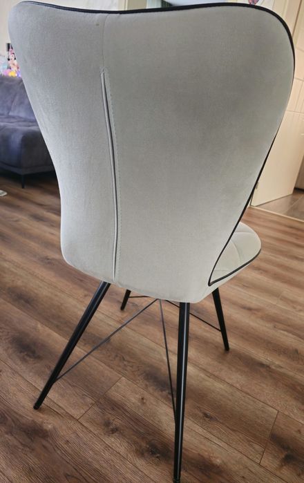 Столове и пейка в цвят мента