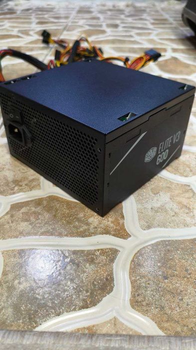 Продам блок питания Cooler Master V3 Elite 600W (б/у)