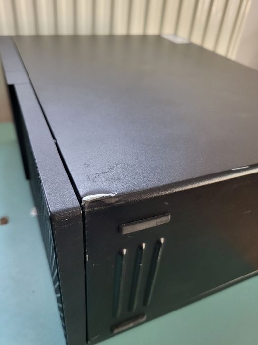 Calculator Dell Optiplex 3050 MT , i3 7100  carcasă  deteriorata
