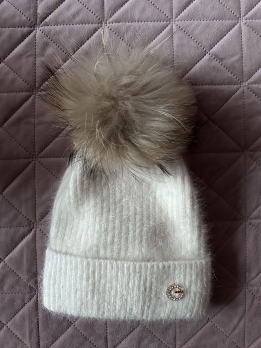 Зимна шапка с естествен пух