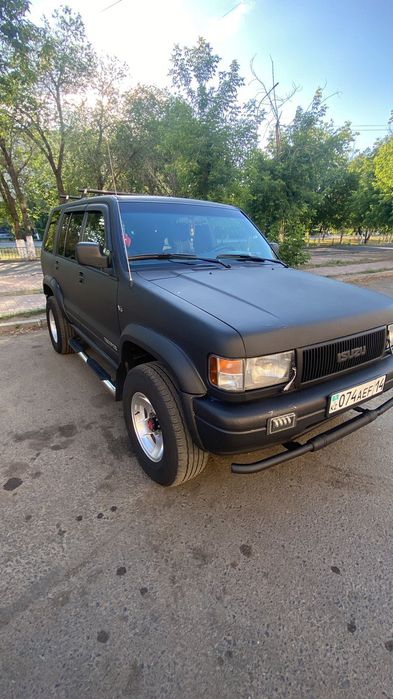Продам автомашину Isuzu Trooper