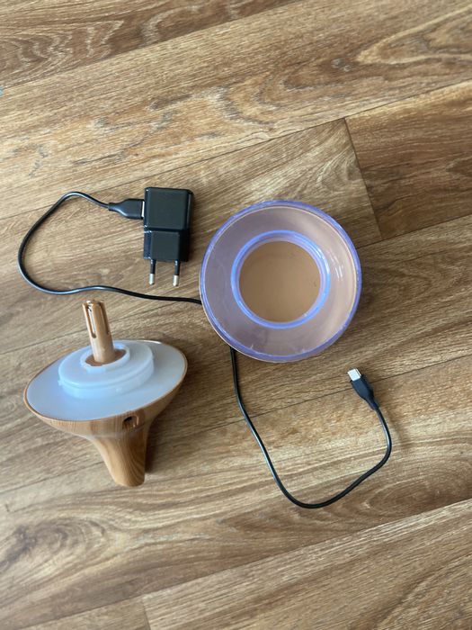 Светильник и воздухоочиститель