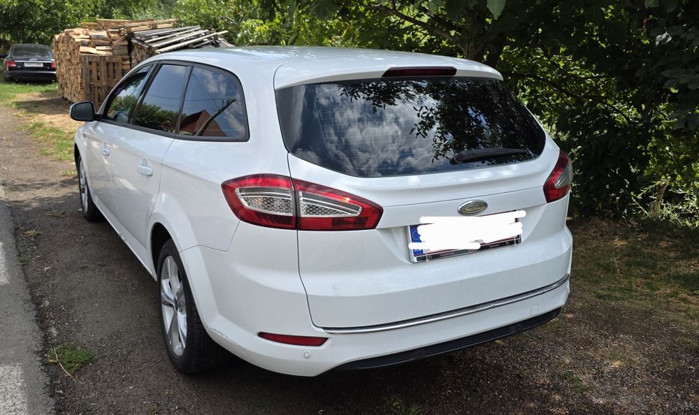 Vând Ford mondeo 2012