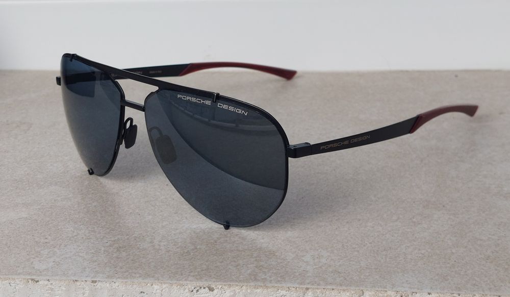 Porsche Design P8920 A
P8920 A
P8920 A