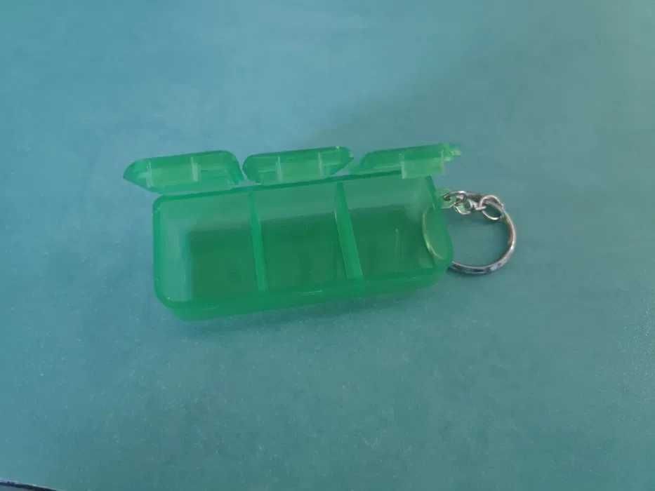 Таблетница брелок на день