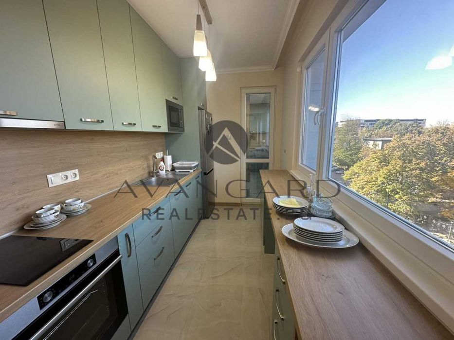 Продава се Тристаен апартамент в Пловдив, Кършияка - 125 кв.м за 2240 €/кв.м - Снимка #5