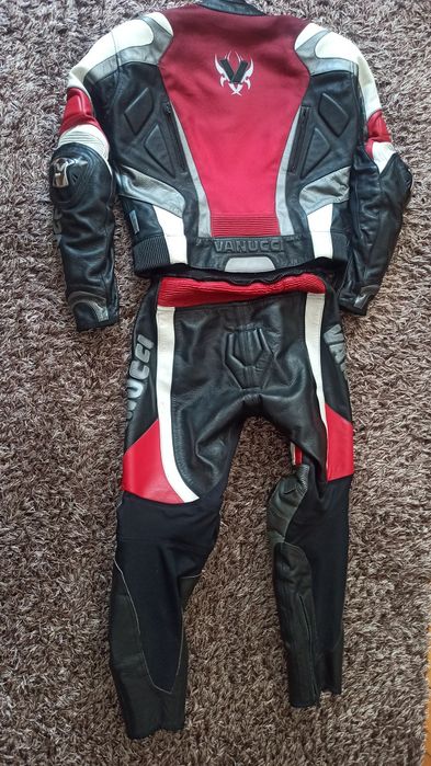 Vând costum moto Vanucci ST1