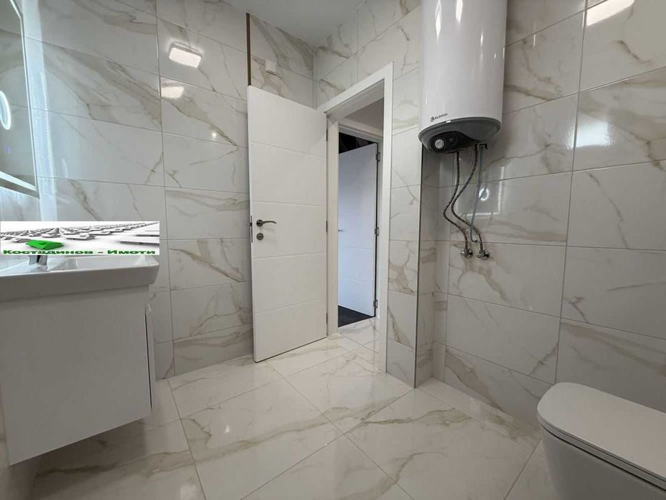 Продава се Тристаен апартамент в Пловдив, Остромила - 118 кв.м за 1907 €/кв.м - Снимка #7