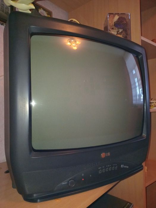 Телевизор LG, б/у