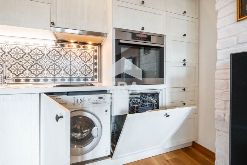 Продава се Двустаен апартамент в Варна, Център - 60 кв.м за 4834 €/кв.м - Снимка #5