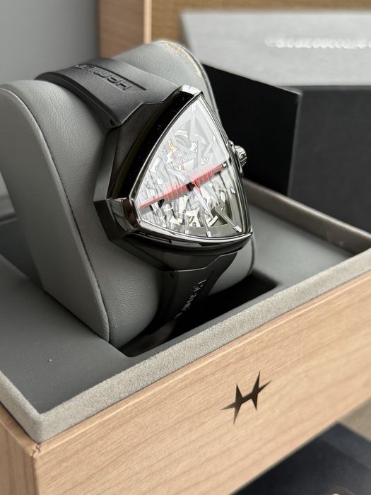 Hamilton Ventura Elvis 80 Skeleton H24535331