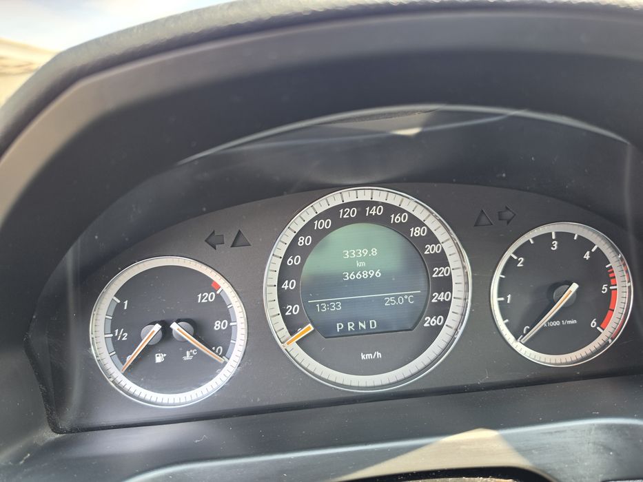 Mercedes c220 (W204) Много запазен! ЦЕНА ПО ДОГОВАРЯНЕ!!!