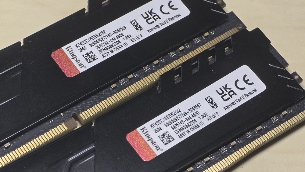 [Продажа] Kingston KF432C16BBK2/32
