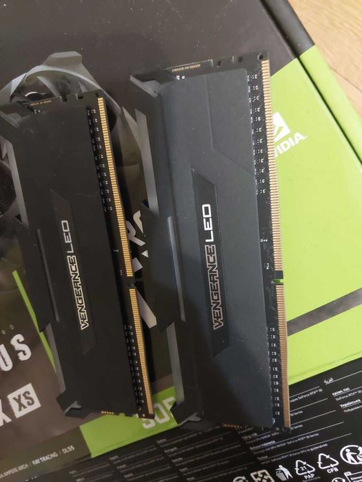 16GB 3000Mhz CL15 - Corsair Vengance LED White