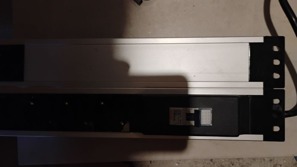 Pdu rack 19 inch