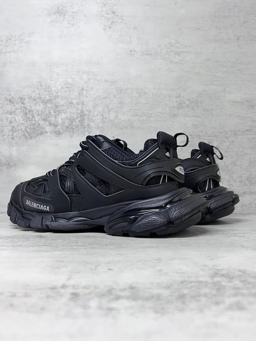 balenciaga track