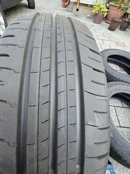 Vând pneuri de vară Falken 205 65 R16