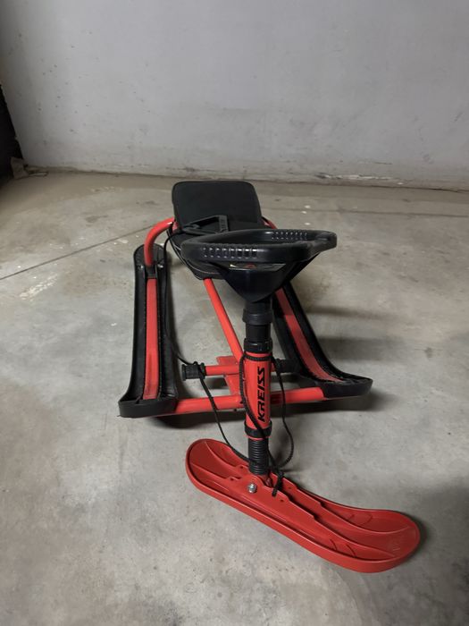 Продам снегокат, санки