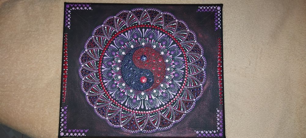 Tablouri pe pânză pictate în tehnica 'Mandale în puncte'