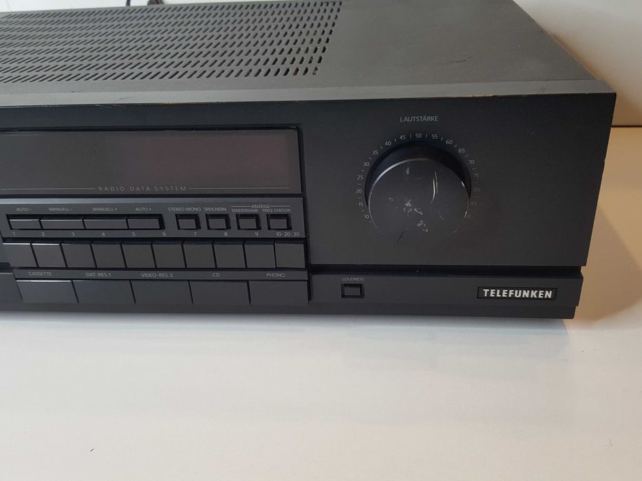 Amplificator Telefunken HR 780RDS Defect