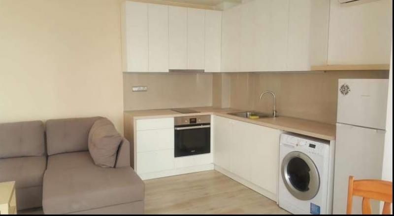 Дава се под наем Тристаен апартамент в София, Център - 115 кв.м за 725 € - Снимка #1