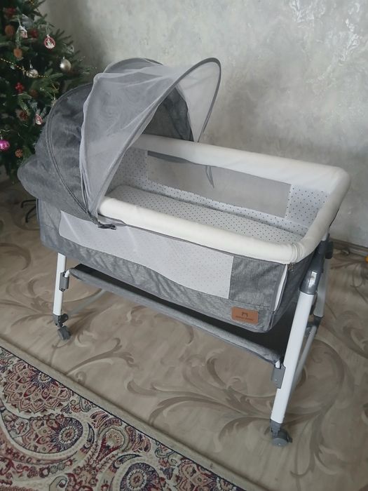 Детская кроватка-манеж