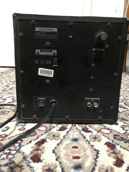 Сабвуфер с двумя колонками