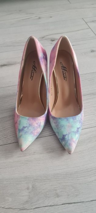 Pantofi 37 aproape noi