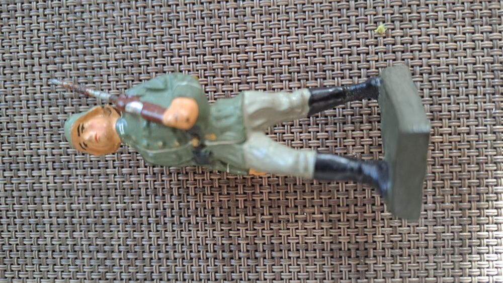 Фигурка немски войник