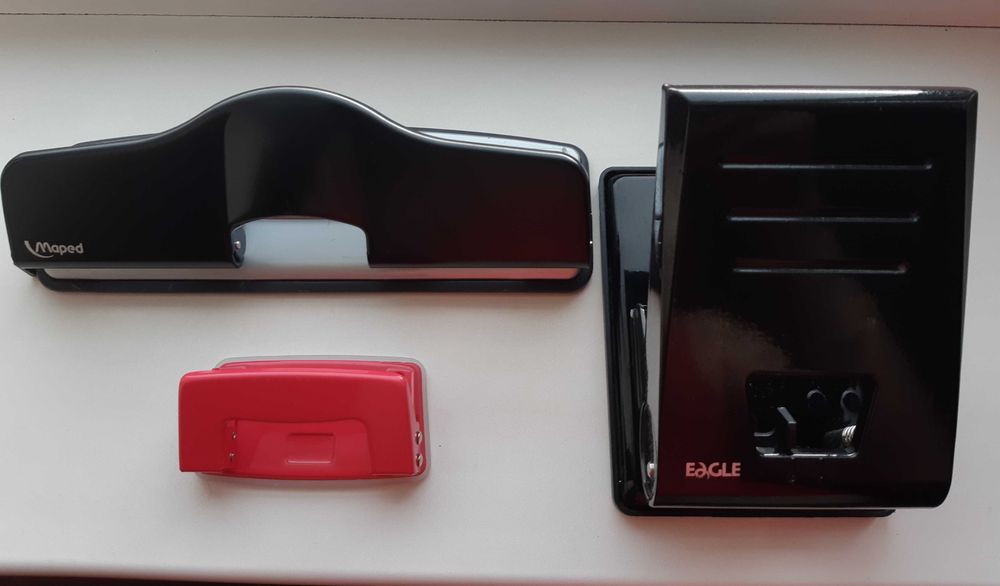 Канц товары -дыроколы