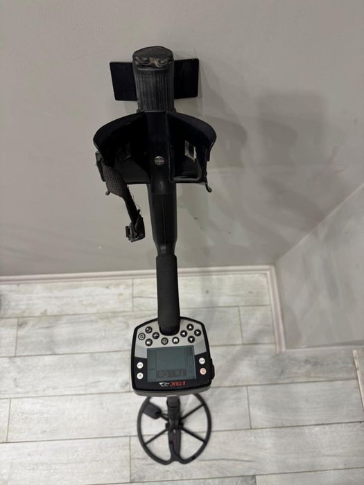 Продам металлоискатель